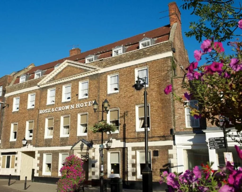 New owners of historic Cambridgeshire hotel bans sale of booze
