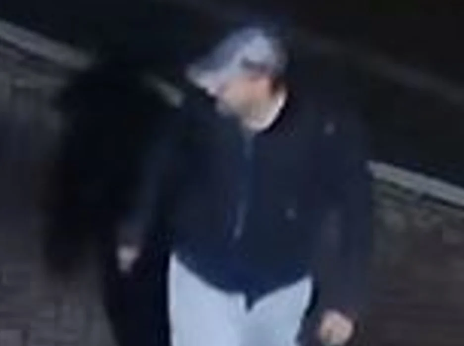 Knifepoint robber sought by police in Peterborough