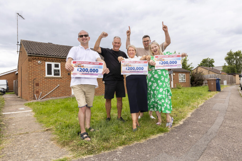 PPL_WIN_MST_PE159LU_MARCH_0624(1) - News for Peterborough Neighbours celebrate Postcode Lottery win