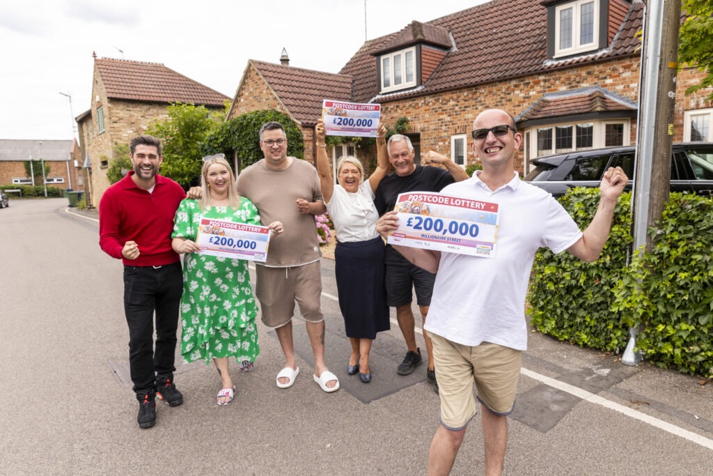 PPL_WIN_MST_PE159LU_MARCH_0624(13) - News for Peterborough Neighbours celebrate Postcode Lottery win
