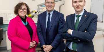 Health Secretary Wes Streeting visited the dental access centre in Peterborough yesterday accompanied by city MP Andrew Pakes and Cllr Anna Smith, Labour candidate for Mayor of the Cambridgeshire and Peterborough Combined Authority. PHOTO: Terry Harris