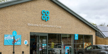 Officers investigating a burglary at a Co-Op in Comberton are appealing for information from the public